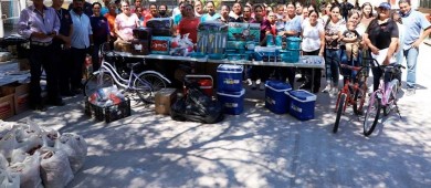 Entrega DIF La Paz 369 apoyos a pobladores de La Soledad