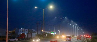 Entrega el alcalde Leggs Castro nuevo alumbrado del tramo del puente Aeropuerto-Santa Anita