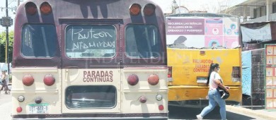Molestos los transportistas con el gobierno “cinco horas de espera y no nos atienden”