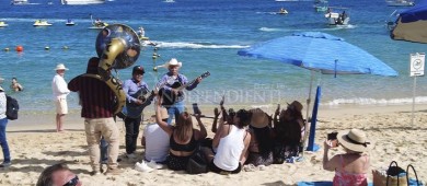 Pide CANIRAC se regule el comercio en playas y establecimientos de Los Cabos