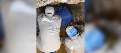 Para asegurar el tandeo de la colonia Leonardo Gastélum en Cabo San Lucas, repara OOMSAPAS Los Cabos fuga sobre Avenida a La Candelaria