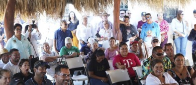 Entrega el gobernador apoyos e insumos para el desarrollo turístico de Cabo Pulmo