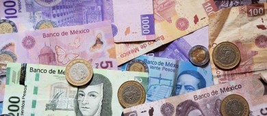 Peso muestra músculo y cierra el día en 16.88 por dólar