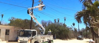 Rehabilita Servicios Públicos 41 luminarias en El Pescadero