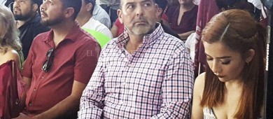 Ex lider del PRI muestra su apoyo al precandidato presidencial de Morena