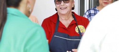 Alcaldía de La Paz entrega un horno panadero a productores de San Pedro