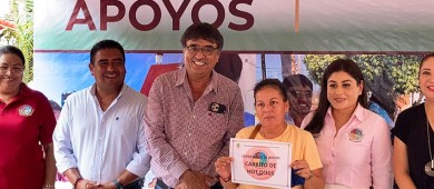Continua Ayto de Los Cabos entregando apoyos a familias vulnerables del municipio