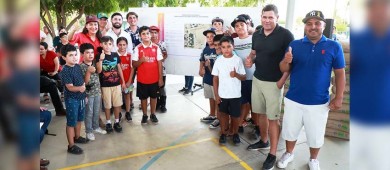 Anuncia Alcaldesa de La Paz la rehabilitación del campo de béisbol en Agua Amarga