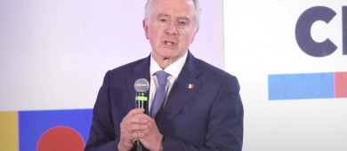 Santiago Creel se baja de la contienda interna del Frente Amplio por México