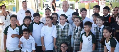 “Estudien con pasión, nunca dejen de aprender”; Inaugura Castro Cosío el nuevo ciclo escolar
