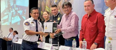 Entregan constancias a 11 cadetes graduados de la 4ta Generación del Departamento de Bomberos de SJC