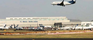 Reducción de vuelos en AICM es para prevenir riesgos: AMLO