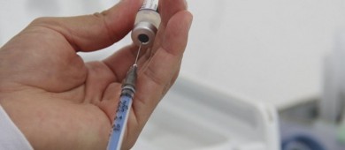 Cofepris emite alerta de riesgo sobre vacuna contra el dengue