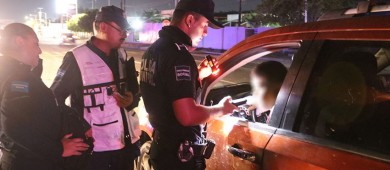 19 personas infraccionadas con vehículo retenido por no pasar alcoholímetro de La Paz