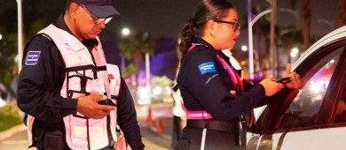 Retiran vehículo y aplican infracción a 21 conductores que no pasaron el alcoholímetro