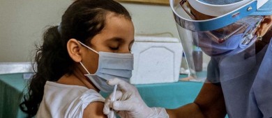 Organizaciones piden vacunas actualizadas para campaña invernal contra COVID-19 en México