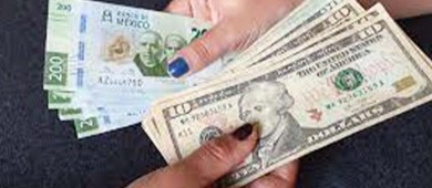 El peso podría seguir fortalecido los próximos meses ayudado por diferencial de tasas: expertos