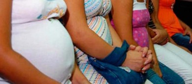 Aumentan embarazos en niñas menores de 15 años en México: Inegi
