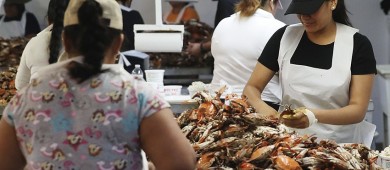 Latinos en EE.UU. son ya la quinta economía mundial, según estudio de la UCLA