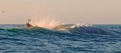 Rescatan tripulación de barco hundido en Comondú