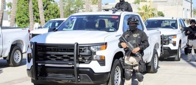 Fortalecen la seguridad de BCS a través de la entrega de 28 unidades y ambulancias