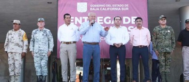 Fortalecen la seguridad de BCS a través de la entrega de 28 unidades y ambulancias