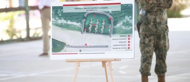 Entrega Castro Cosío bombera en La Ribera y compromete construcción de dársena para pescadores