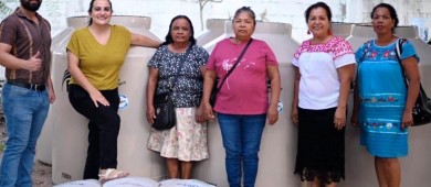 Entregan tinacos para impulsar programa de Huertos de Traspatio