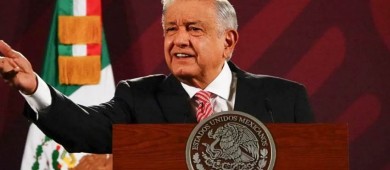 INE ordena a AMLO eliminar la ‘posdata’ de sus conferencias matutinas