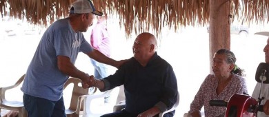 Continua la gira del gobernador por Comondú