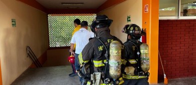 Evacuan plantel educativo por reporte de fuga de gas