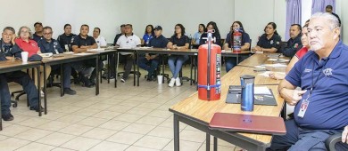 Capacitan a personal de la Policía Municipal en cursos de “Prevención y Combate a Fuegos Incipientes y Manejo de Extintores”