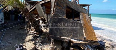 Importantes pérdidas, denuncian restauranteros de playa El Tecolote