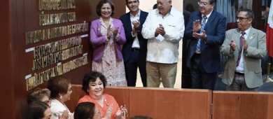 Asiste gobernador Castro Cosío a entrega de medalla “María Dionisia Villarino” a Liliana Edith Lyle Fritch