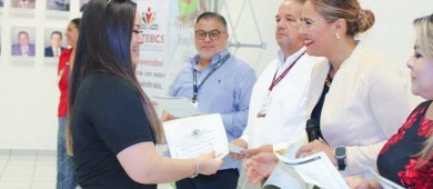 Manejo del tiempo y control del estrés curso que esta semana impartió ICATEBCS a personal de la PGJE