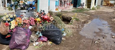 Dia de muertos: ciudadanos encuentran los cementerios en pésimas condiciones