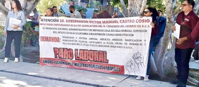 Sostienen paro laboral trabajadores de la Normal Superior; se manifestaron en el Congreso