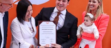 Samuel García se registra y enfoca críticas contra el Frente opositor