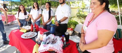 Estudiantes de UABCS presentan proyectos innovadores de negocio en Expo Ideas 2023