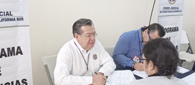 Funcionarios judiciales atienden audiencias públicas en el centro penitenciario de La Paz