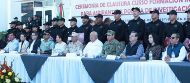 Reconoce gobernador Castro Cosío a elementos de la PGJE destacados en perfil de investigación