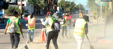 Realiza Servicios Públicos trabajos de mantenimiento de ciclovías de La Paz