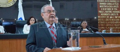 Poderes del estado conmemoran el 49 Aniversario de la Constitución de BCS