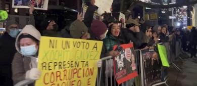 Migrantes que protestaron contra Xóchitl Gálvez fueron agraviados por neoliberales: Mario Delgado