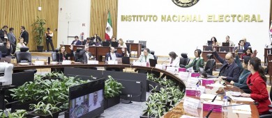 Comisión del INE aprueba mecanismos para elegir preguntas en redes para primer debate