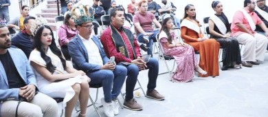 Realizan conversatorio “Crónicas y Confeti” en el marco del Carnaval La Paz 2024