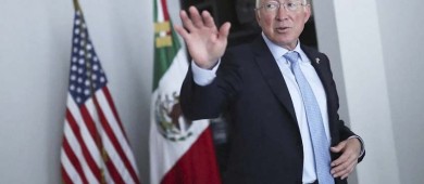 'Caso cerrado', dice Ken Salazar sobre supuesto financiamiento ilegal a campaña de AMLO en 2006