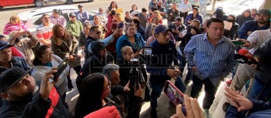 Ciudadanos de La Paz exigen solución inmediata a CFE por altos costos por el servicio