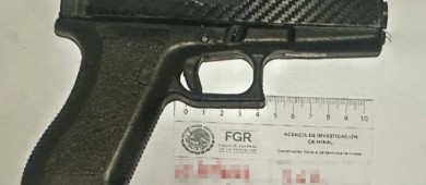 Obtiene FGR sentencia contra tres personas de ocho años de prisión por portación de arma de fuego, y contra la salud