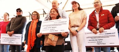 Inauguran gobernador y alcaldesa de La Paz el nuevo muelle flotante en Puerto Chale